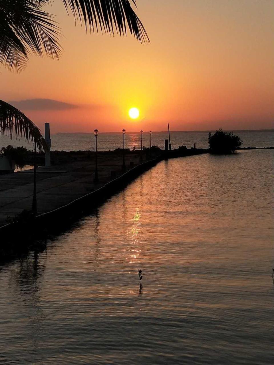Sunshine View Hotel And Restaurant Corozal Εξωτερικό φωτογραφία